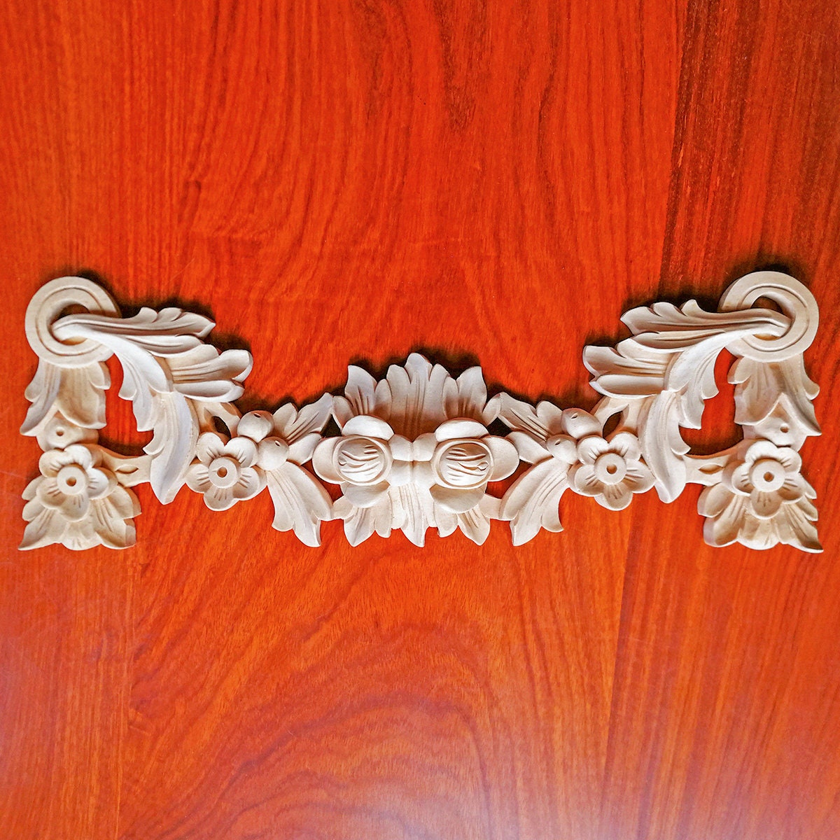 Victorian Floral Leaf Carved 13-3/4